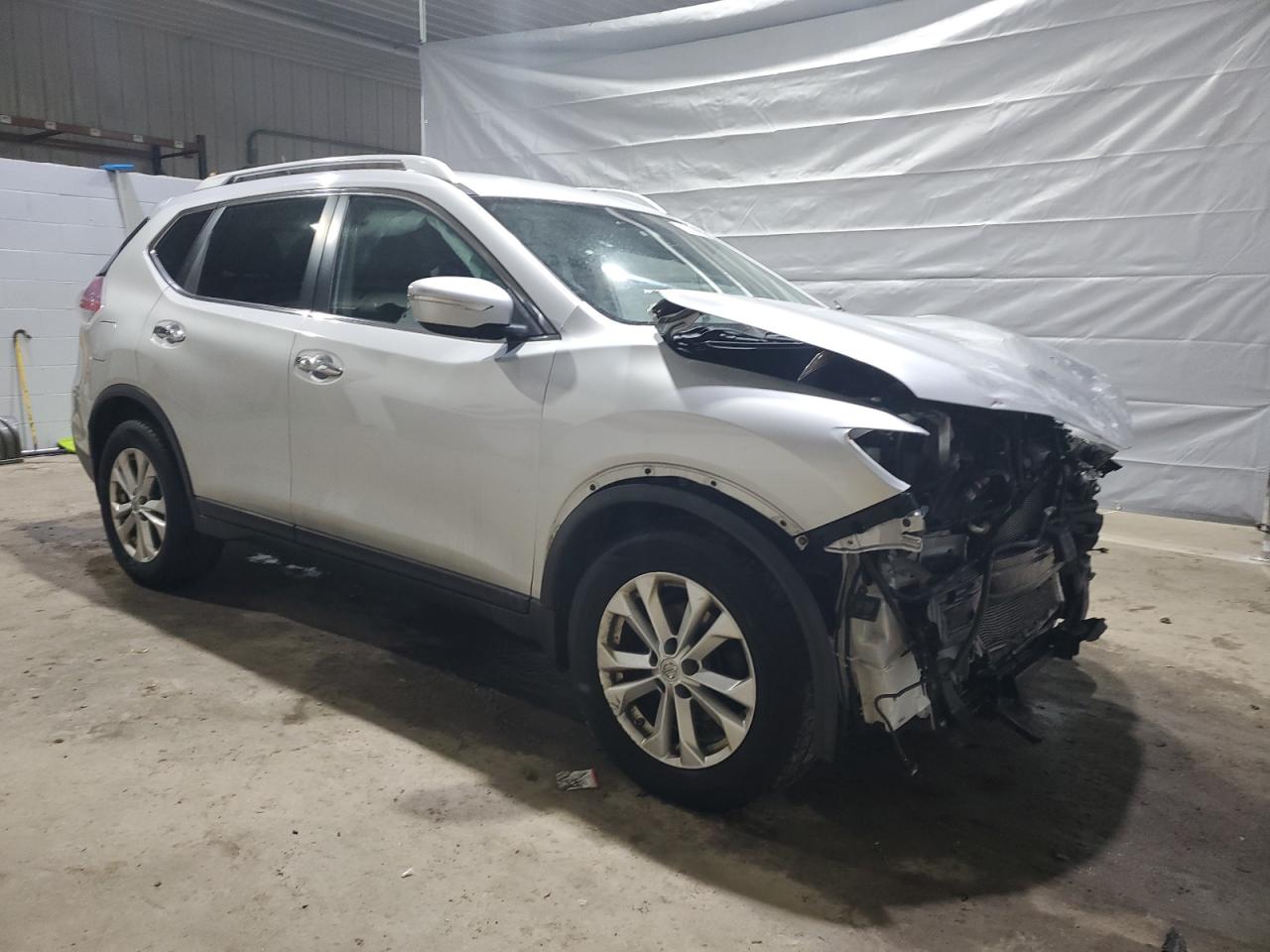 2015 Nissan Rogue VIN KNMAT2MV4FP550122 Copart auction photo, front end / side damage thumbnail 4