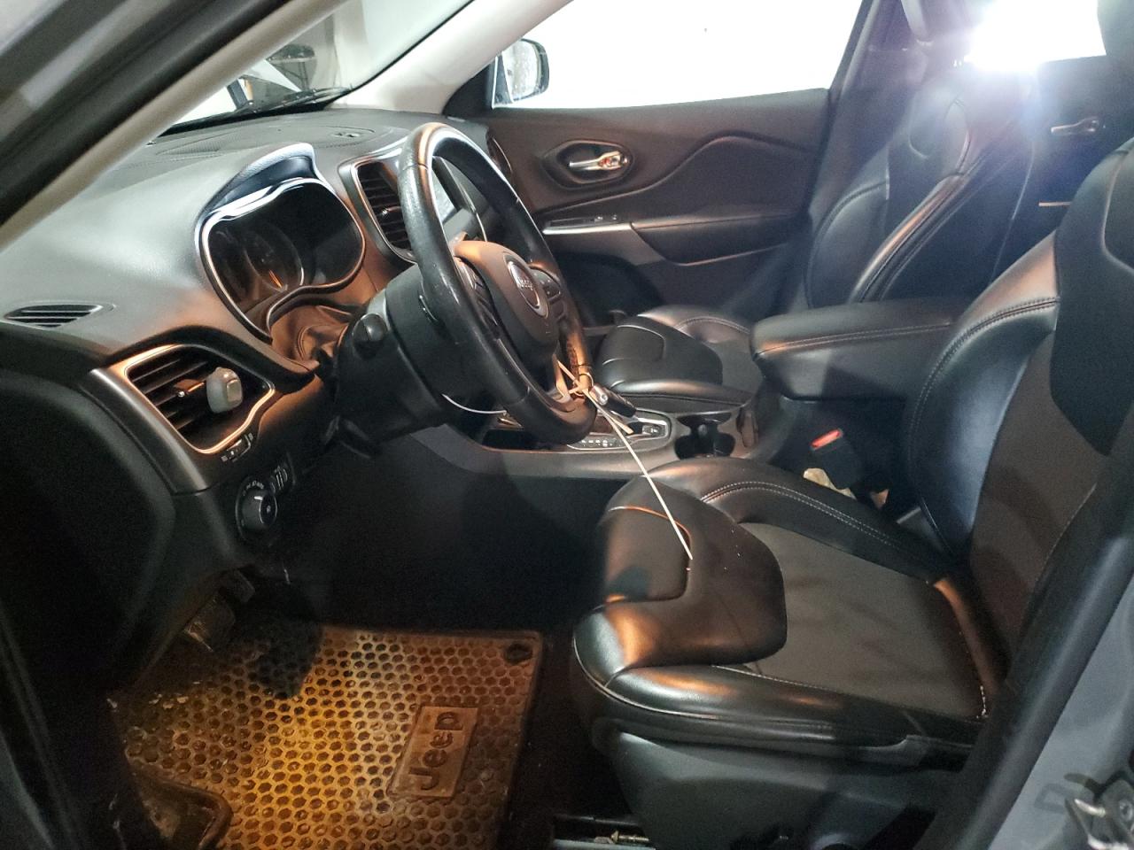 2019 Jeep Grand Cherokee VIN 1C4PJMLB0KD398399 Copart auction photo, front end damage thumbnail 7