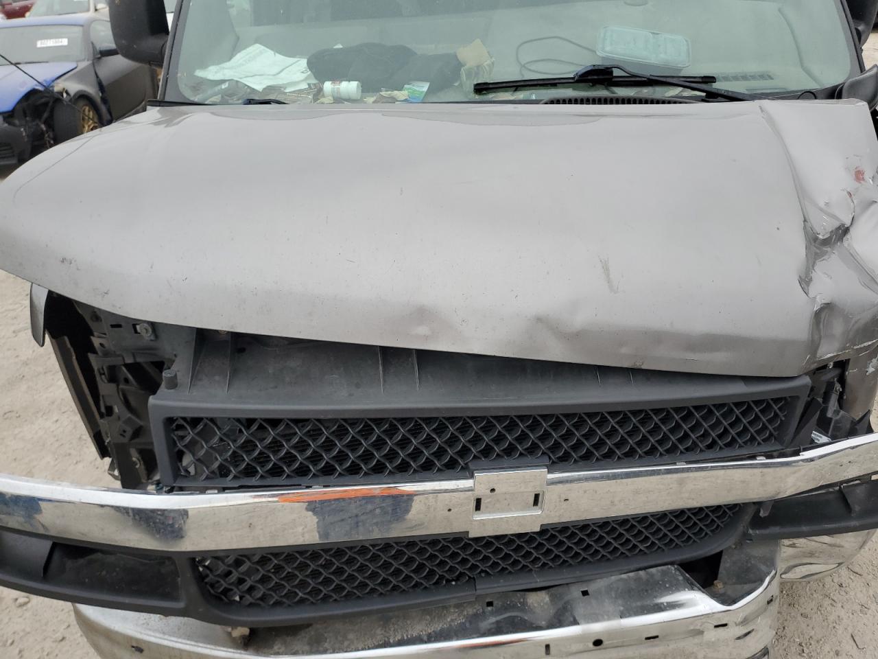 2006 GMC Savana VIN 1GTHG35U761143039 Copart auction photo, front end / mechanical damage thumbnail 13