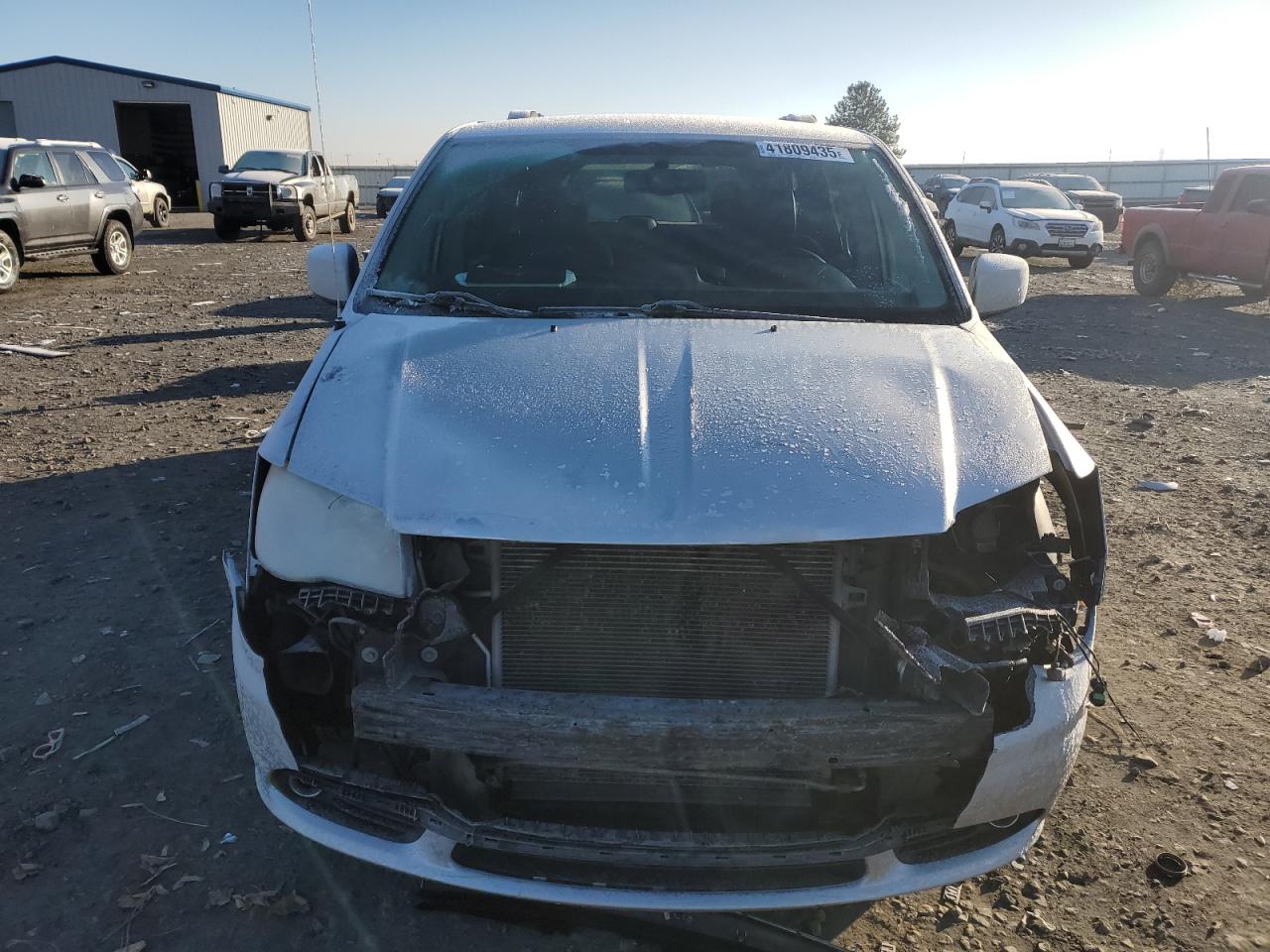 2011 Chrysler Town & Country VIN 2A4RR5DG8BR735491 Copart auction photo, front end damage thumbnail 5