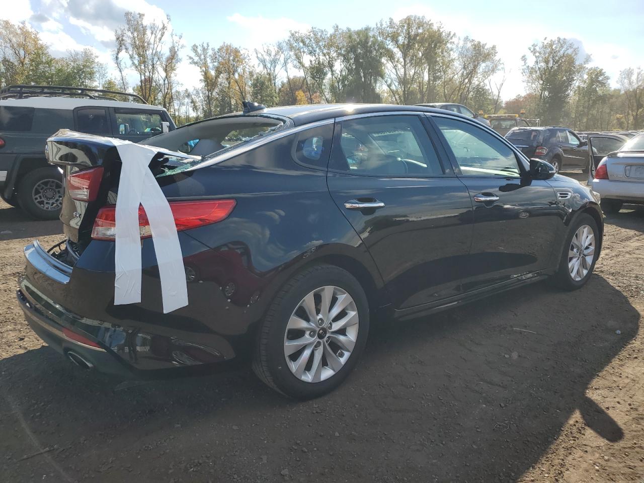 2016 KIA Optima VIN 5XXGU4L30GG005563 Copart auction photo, rear end / frame damage damage thumbnail 3