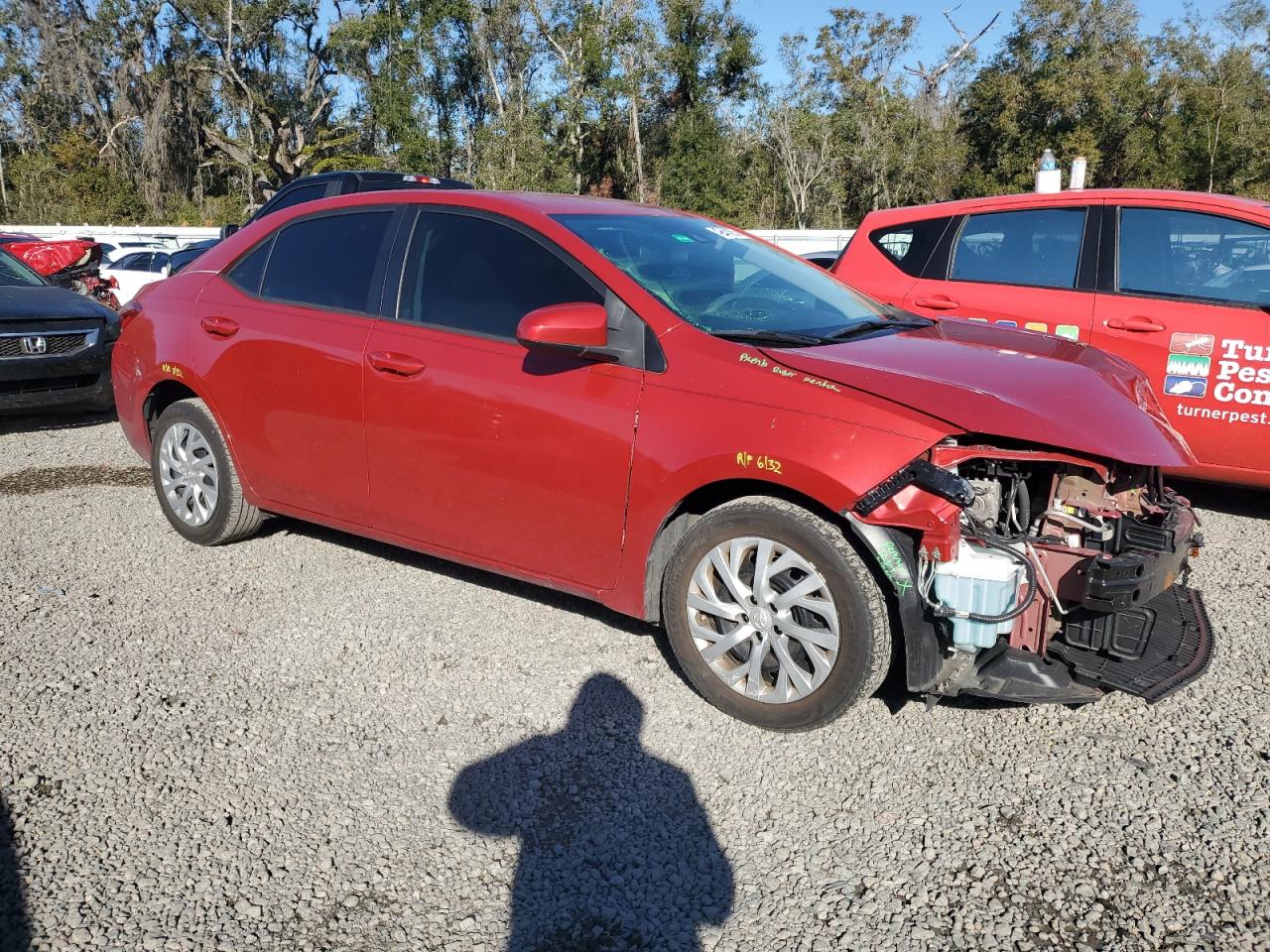 2019 Toyota Corolla VIN 5YFBURHE0KP922794 Copart auction photo, front end / side damage thumbnail 4
