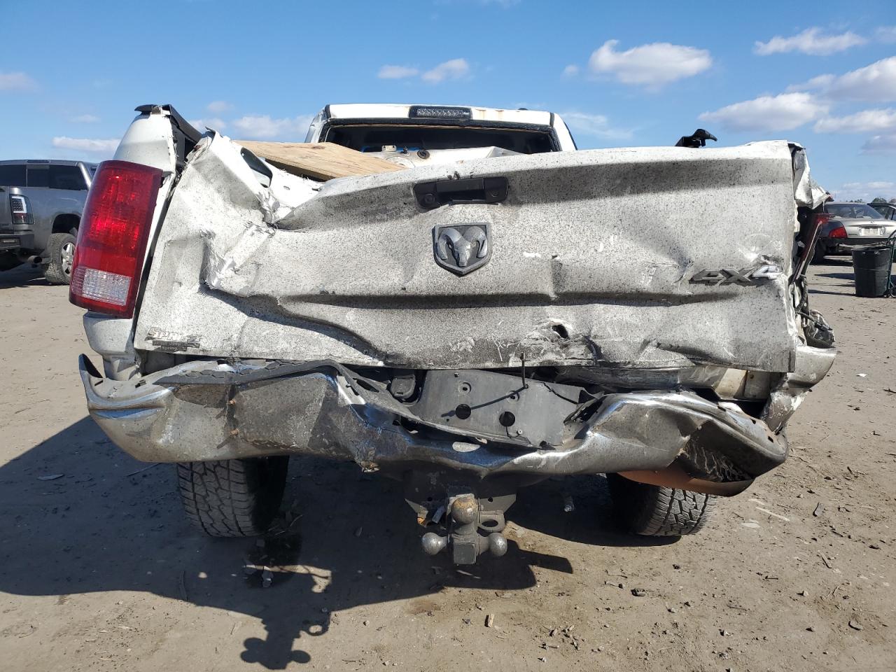 2012 Dodge RAM VIN 3C6UD5HLXCG309662 Copart auction photo, front end / rear end damage thumbnail 6