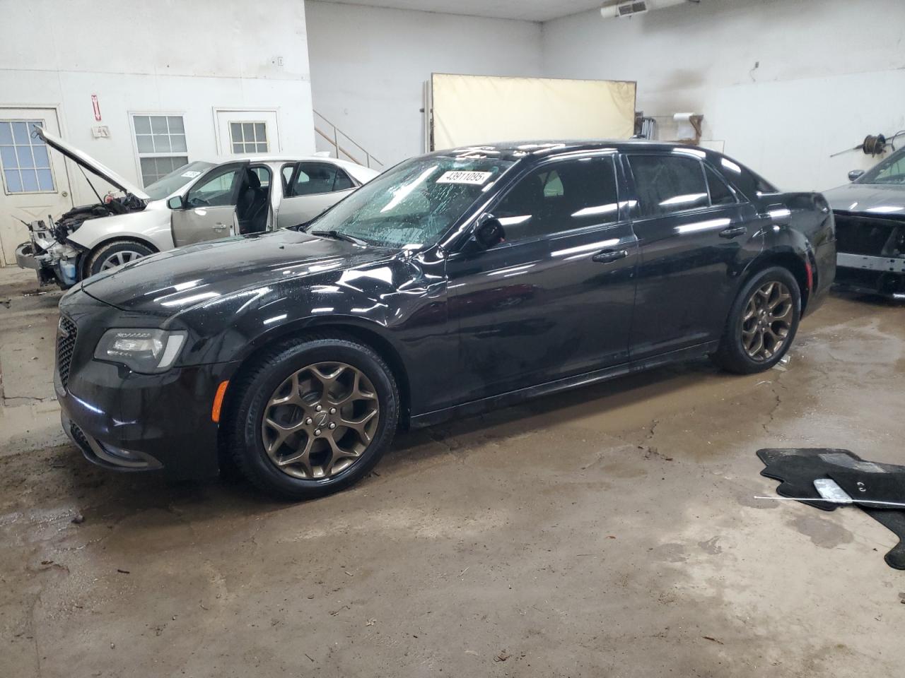 2016 Chrysler 300 VIN 2C3CCAGG3GH296221
