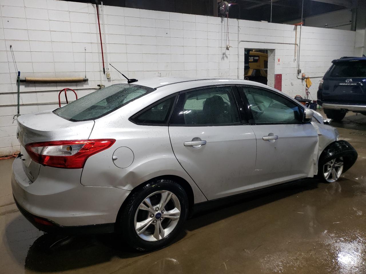 2013 Ford Focus VIN 1FADP3F23DL307485 Copart auction photo, front end / side damage thumbnail 3
