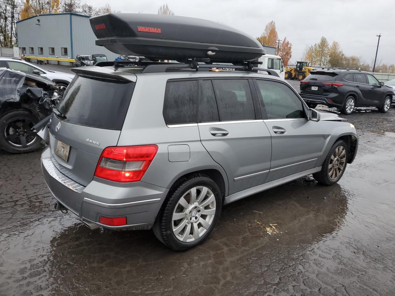 2011 Mercedes-Benz GLK-klasse VIN WDCGG8HB3BF585939 Copart auction photo, front end damage thumbnail 3