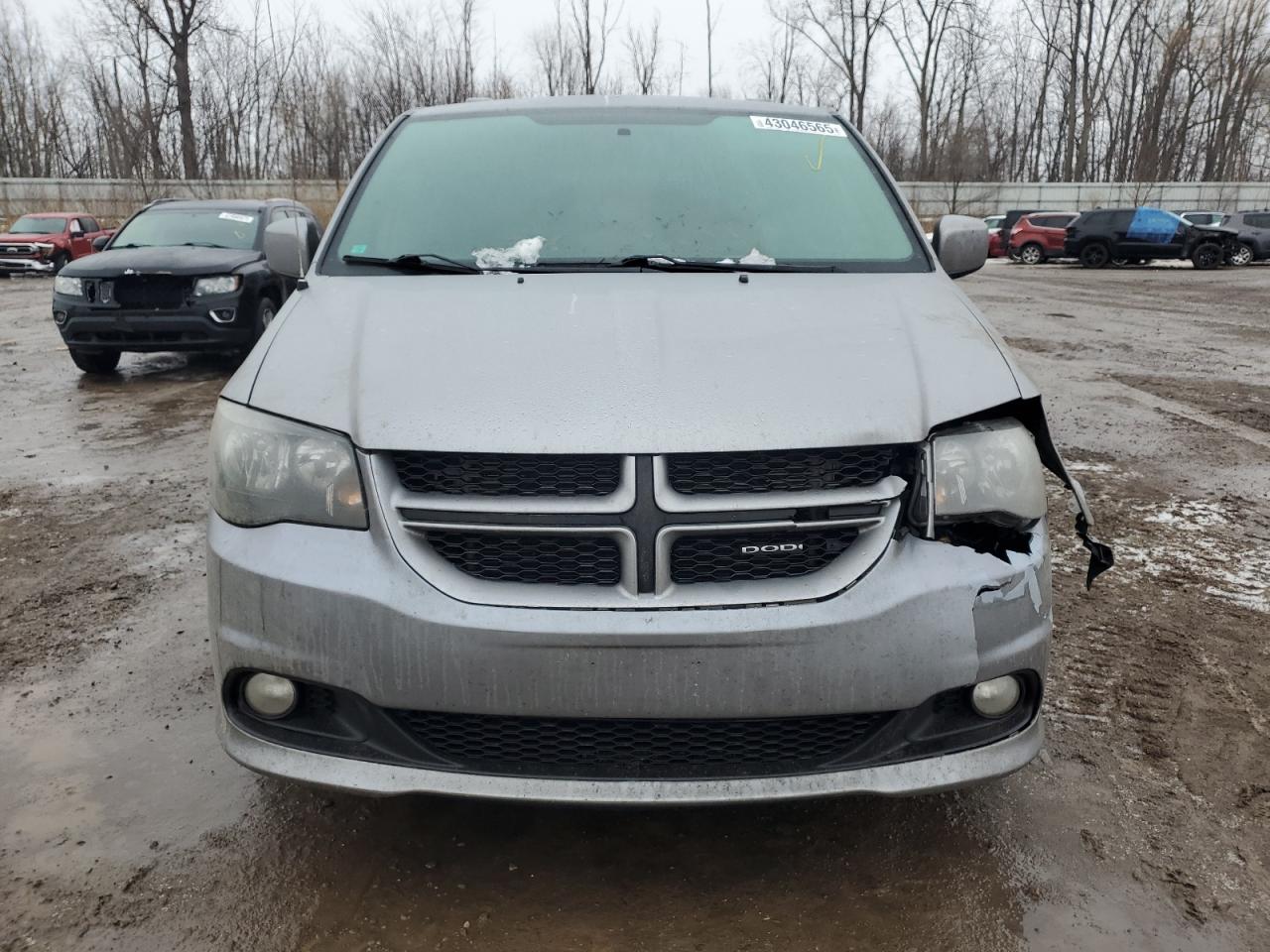 2017 Dodge Caravan VIN 2C4RDGEG5HR547034 Copart auction photo, front end / side damage thumbnail 5