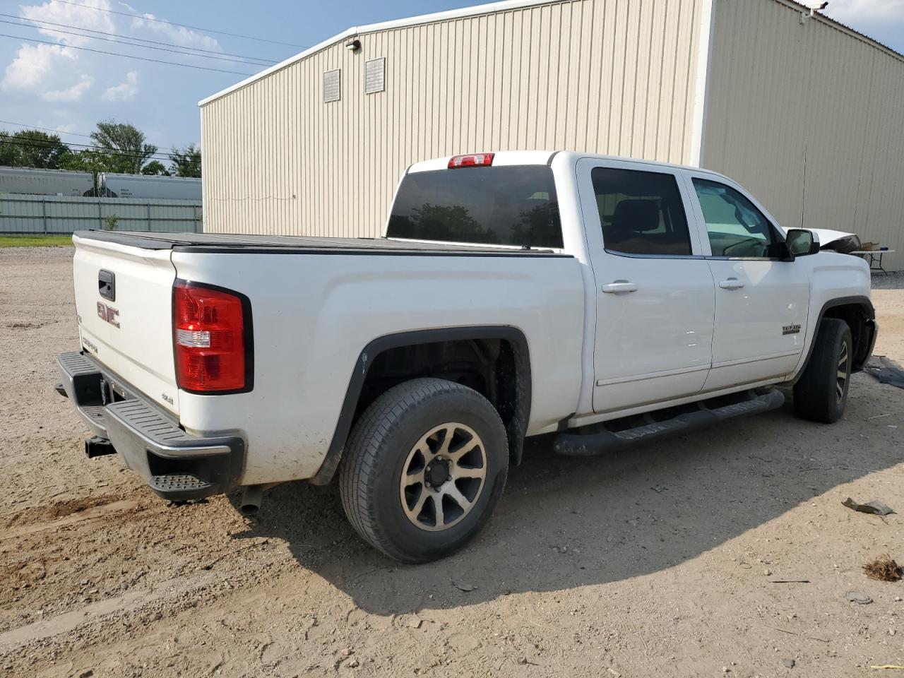 2017 GMC Sierra VIN 3GTP1MEC0HG228867 Copart auction photo, front end / minor dent/scratches damage thumbnail 3