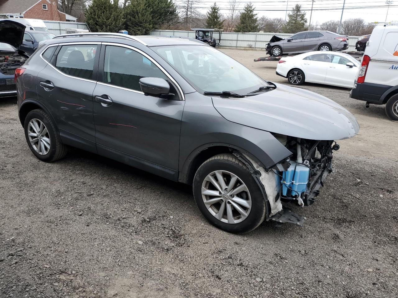 2017 Nissan Rogue VIN JN1BJ1CR1HW119967 Copart auction photo, front end / side damage thumbnail 4
