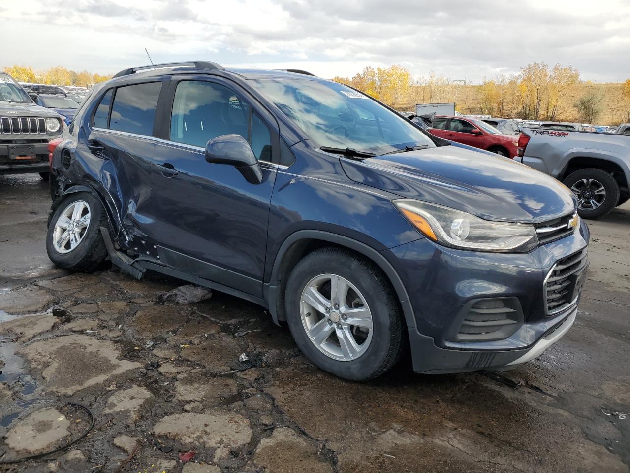 2018 Chevrolet Trax VIN 3GNCJLSB5JL245723 Copart auction photo, side / rear end damage thumbnail 4