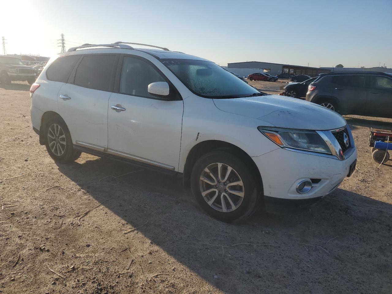2014 Nissan Pathfinder VIN 5N1AR2MN4EC699498 Copart auction photo, normal wear / minor dent/scratches damage thumbnail 4