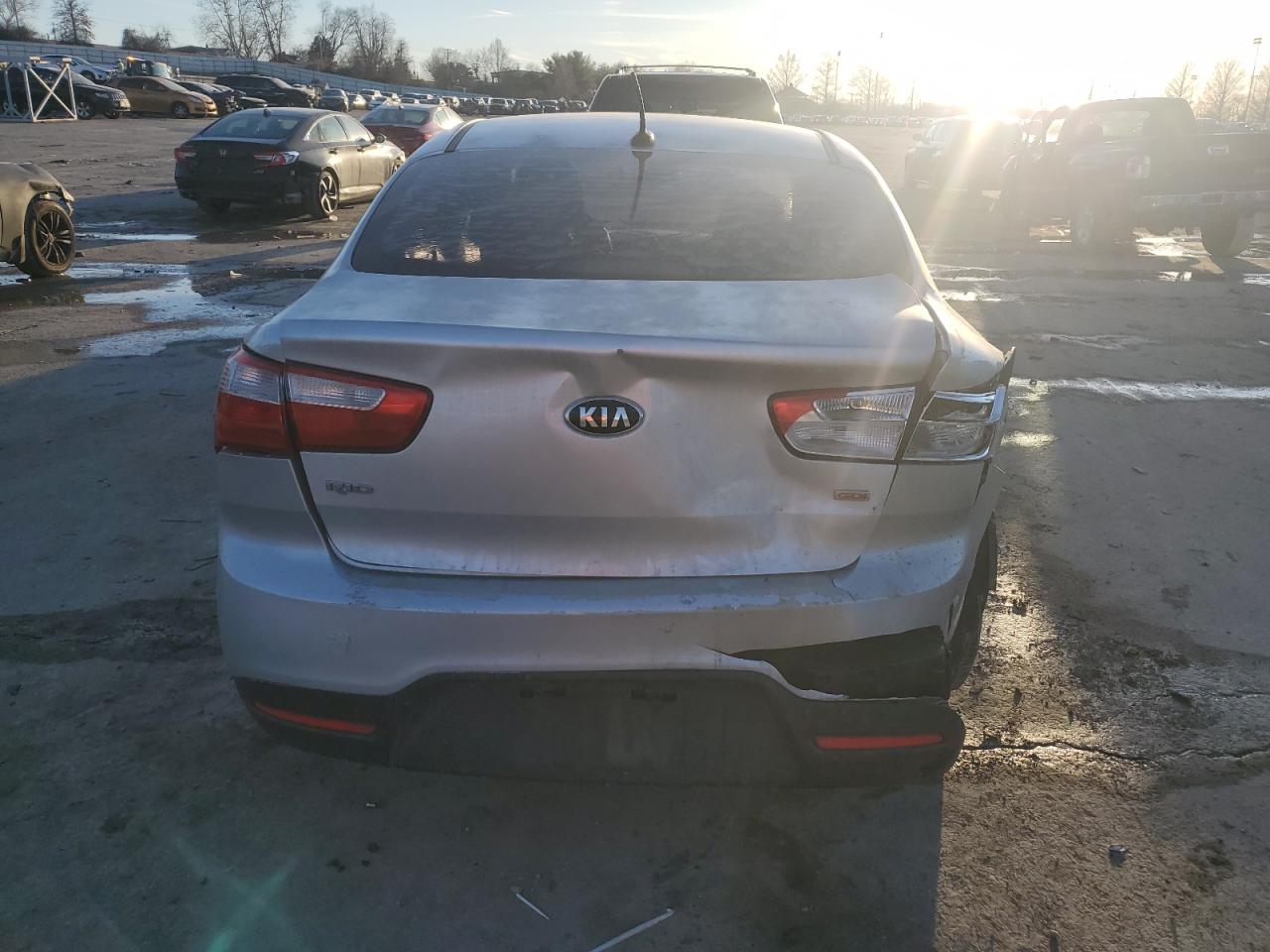 2015 KIA Rio VIN KNADM4A30F6484857 Copart auction photo, front end / rear end damage thumbnail 6