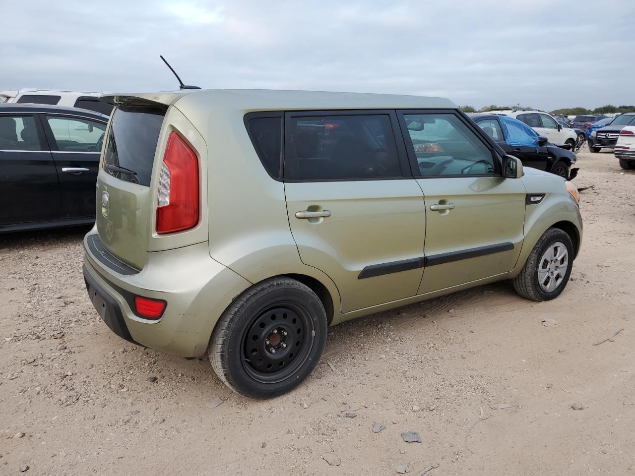 2013 KIA Soul VIN KNDJT2A55D7627940 Copart auction photo, side / rear end damage thumbnail 3
