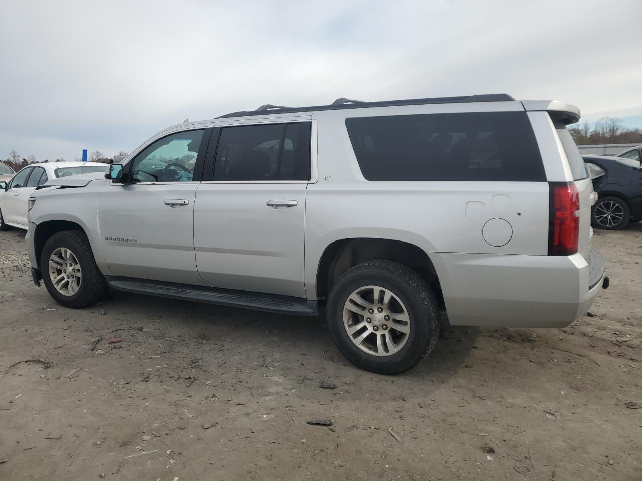 2018 Chevrolet Suburban VIN 1GNSKHKC5JR182694 Copart auction photo, front end / minor dent/scratches damage thumbnail 2