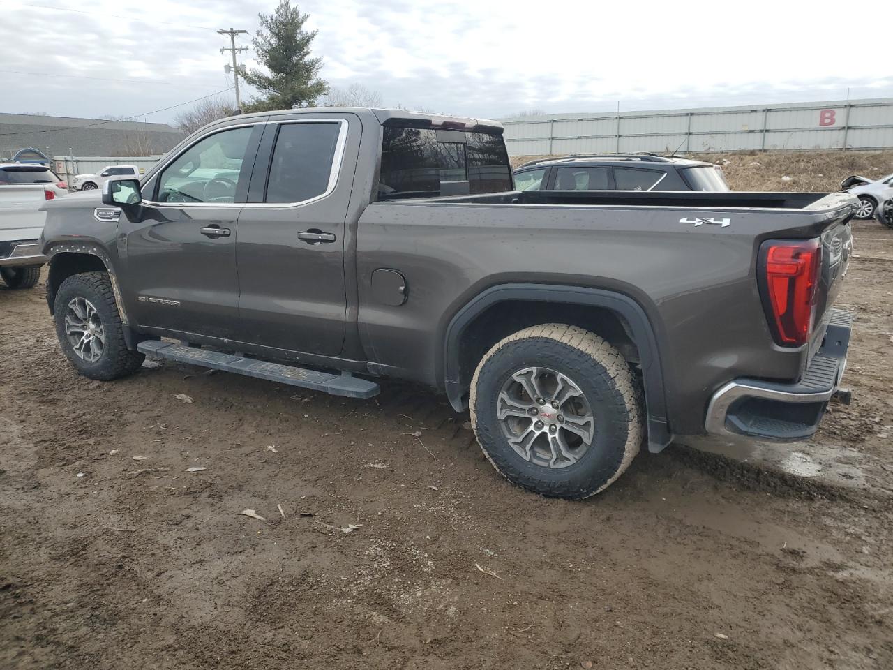 2019 GMC Sierra VIN 1GTR9BED1KZ408655 Copart auction photo, front end / minor dent/scratches damage thumbnail 2