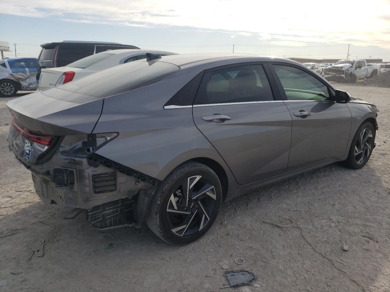 2024 Hyundai Elantra VIN KMHLS4DG0RU786079 Copart auction photo, front end / minor dent/scratches damage thumbnail 3