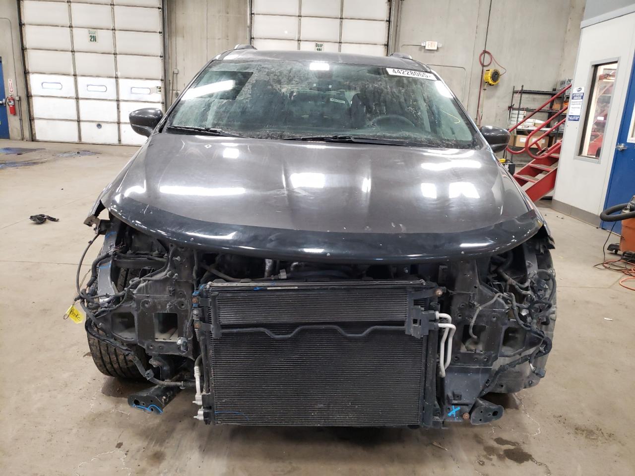2017 Chrysler Pacifica VIN 2C4RC1BG3HR795089 Copart auction photo, front end damage thumbnail 5