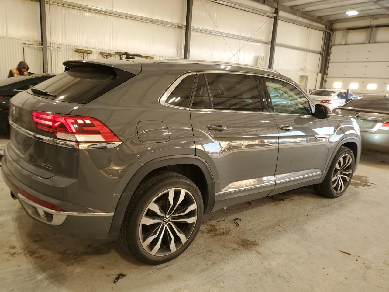 2021 Volkswagen Atlas VIN 1V2FE2CA9MC229680 Copart auction photo, side damage thumbnail 3
