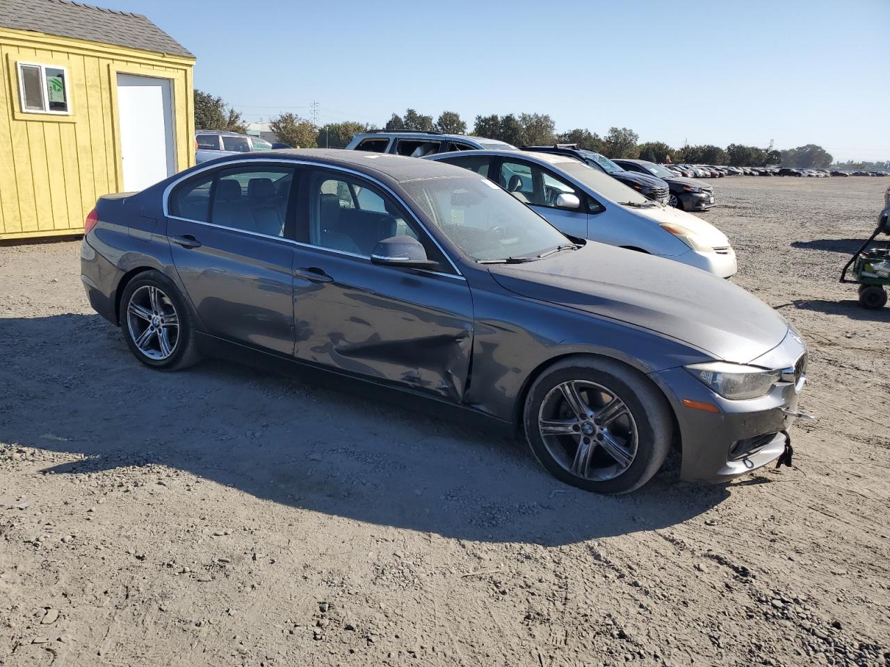 2015 BMW 3er VIN WBA3C1C55FK117813 Copart auction photo, rollover damage thumbnail 4