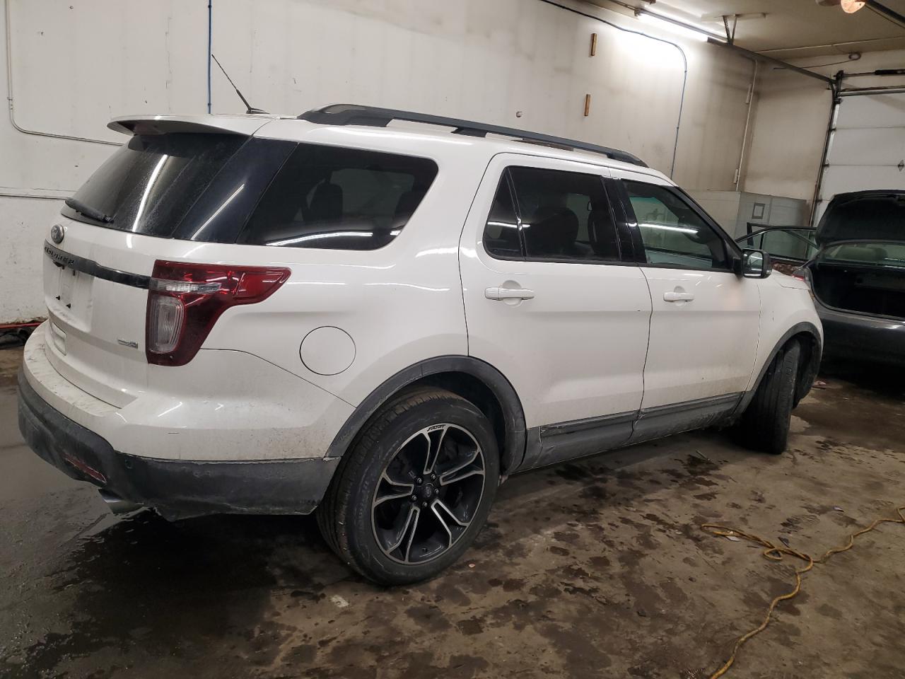 2015 Ford Explorer VIN 1FM5K8GT6FGC34525 Copart auction photo, front end / side damage thumbnail 3