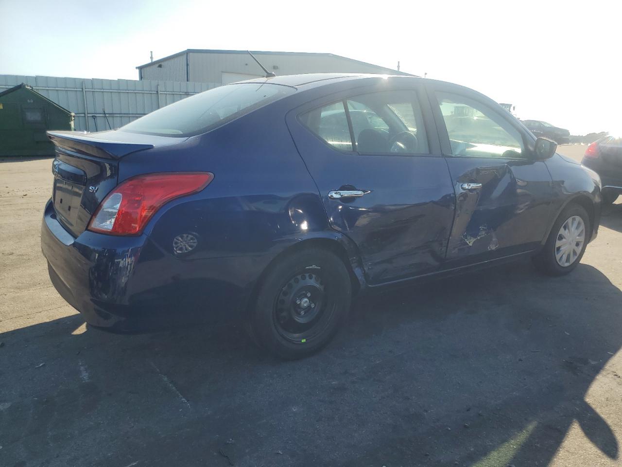 2018 Nissan Versa VIN 3N1CN7AP4JL815618 Copart auction photo, side / minor dent/scratches damage thumbnail 3