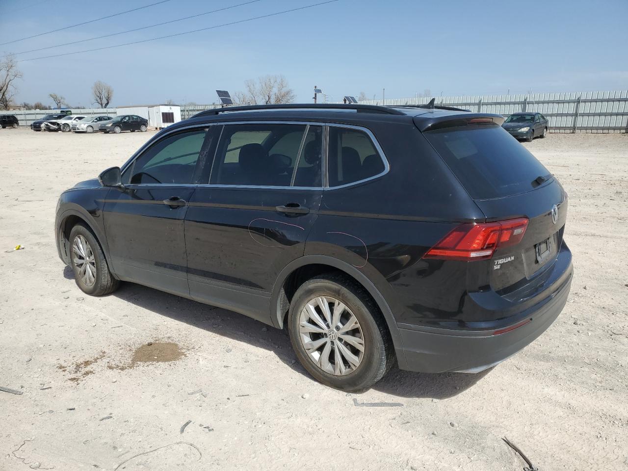 2019 Volkswagen Tiguan VIN 3VV2B7AX6KM050152 Copart auction photo, front end / side damage thumbnail 2