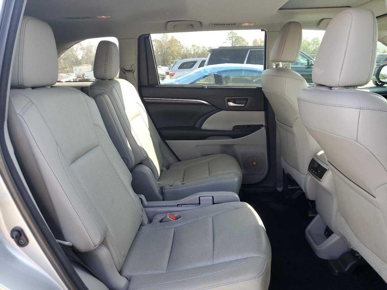 2015 Toyota Highlander VIN 5TDYKRFH6FS100561 Copart auction photo, front end damage thumbnail 11