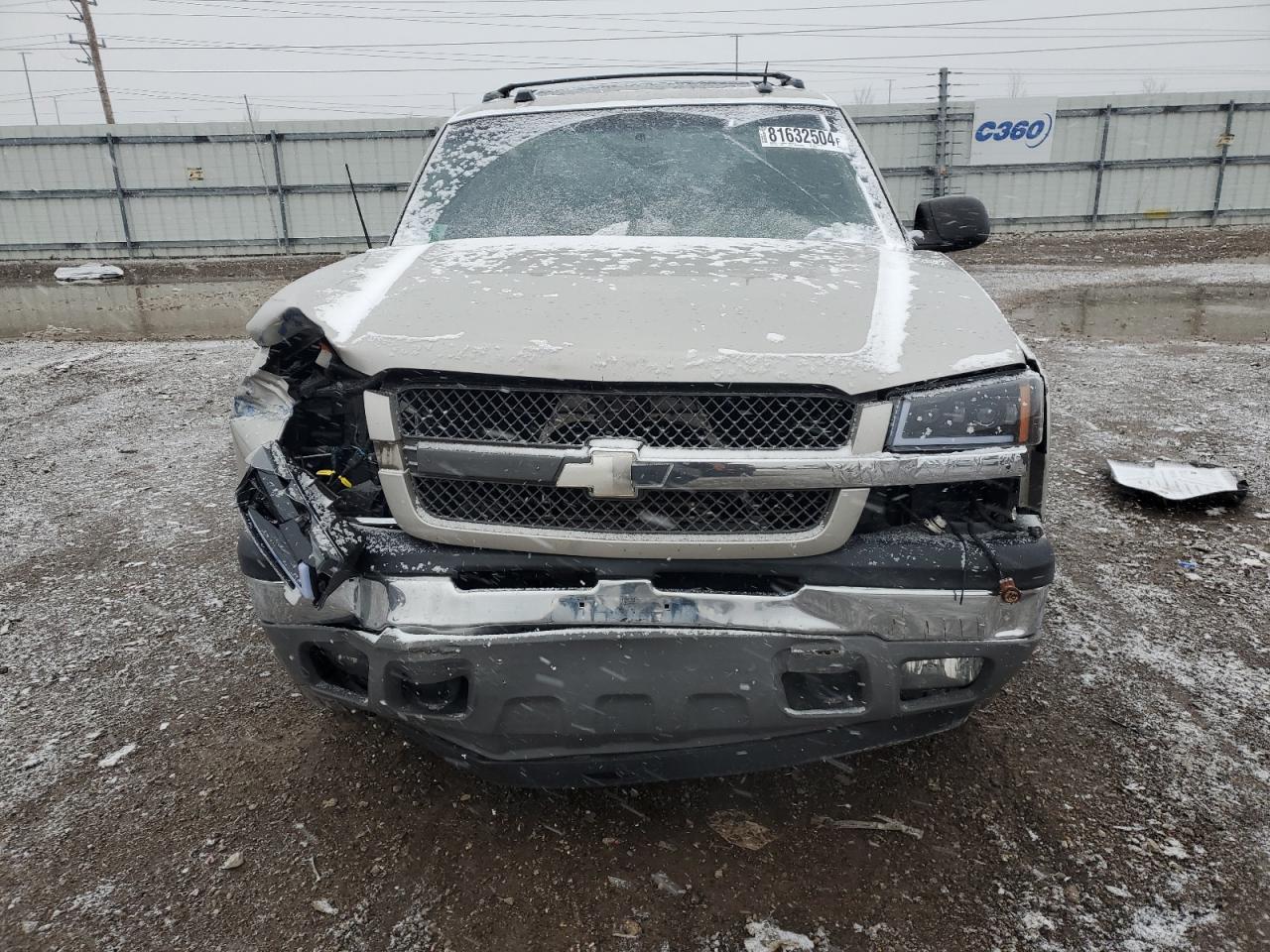 2005 Chevrolet Avalanche VIN 3GNEC12Z55G293130 Copart auction photo, front end damage thumbnail 5