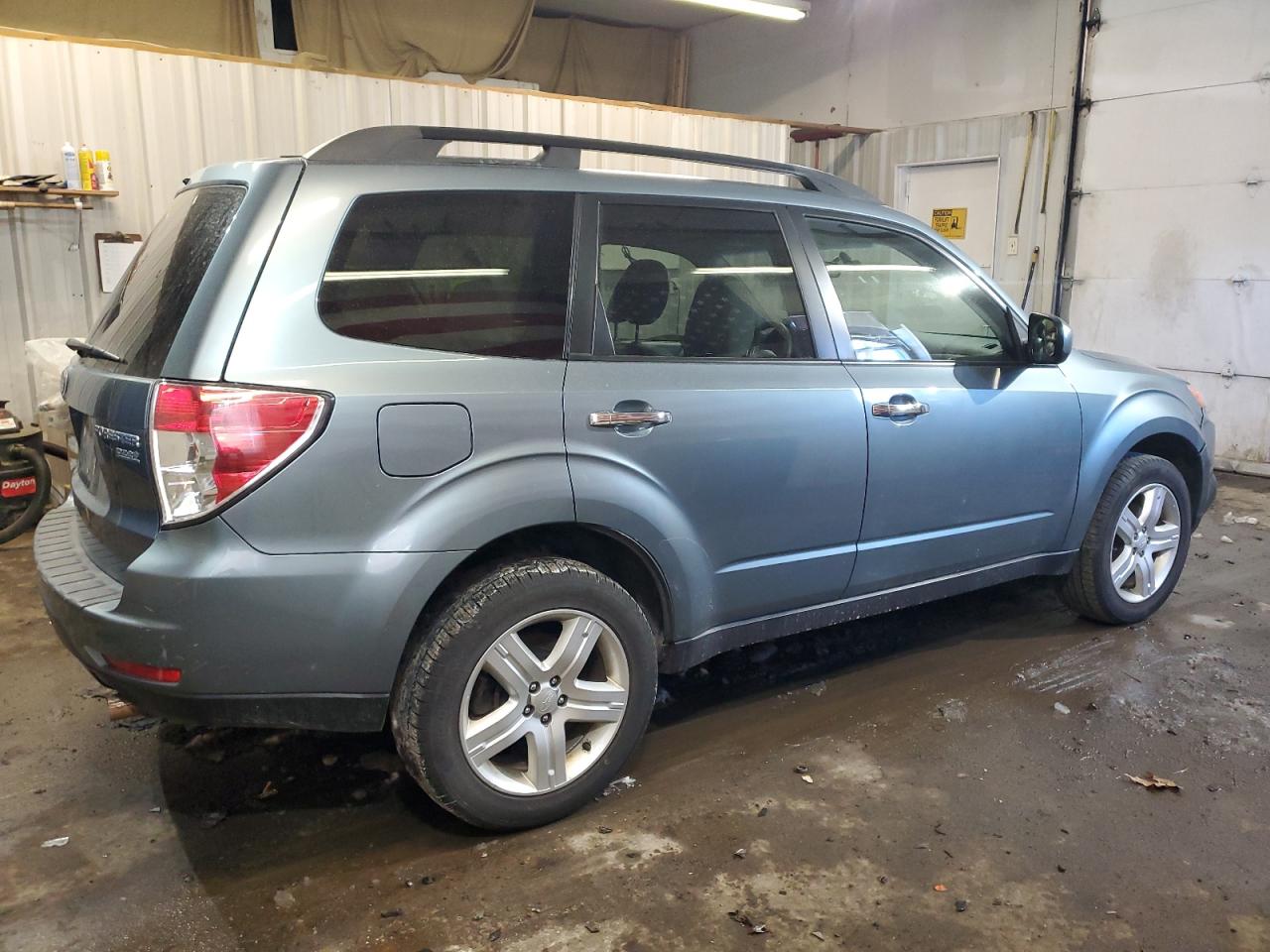 2010 Subaru Forester VIN JF2SH6CC0AH727024 Copart auction photo, side / minor dent/scratches damage thumbnail 3