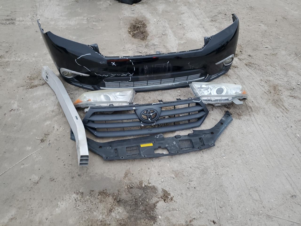 2013 Toyota Highlander VIN 5TDYK3EH9DS131833 Copart auction photo, front end damage thumbnail 13