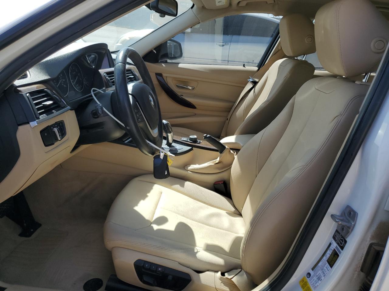 2015 BMW 3er VIN WBA3C1C5XFP853309 Copart auction photo, undercarriage / side damage thumbnail 7