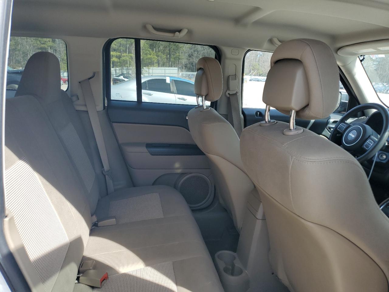 2011 Jeep Liberty (Patriot) VIN 1J4NF1GB9BD207381 Copart auction photo, minor dent/scratches damage thumbnail 11