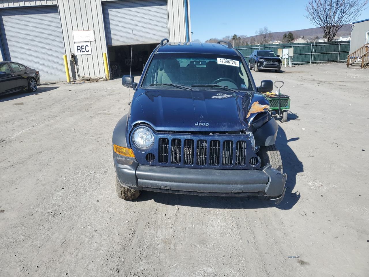 2006 Jeep Liberty (North America) VIN 1J4GL48K36W286123 Copart auction photo, front end damage thumbnail 5
