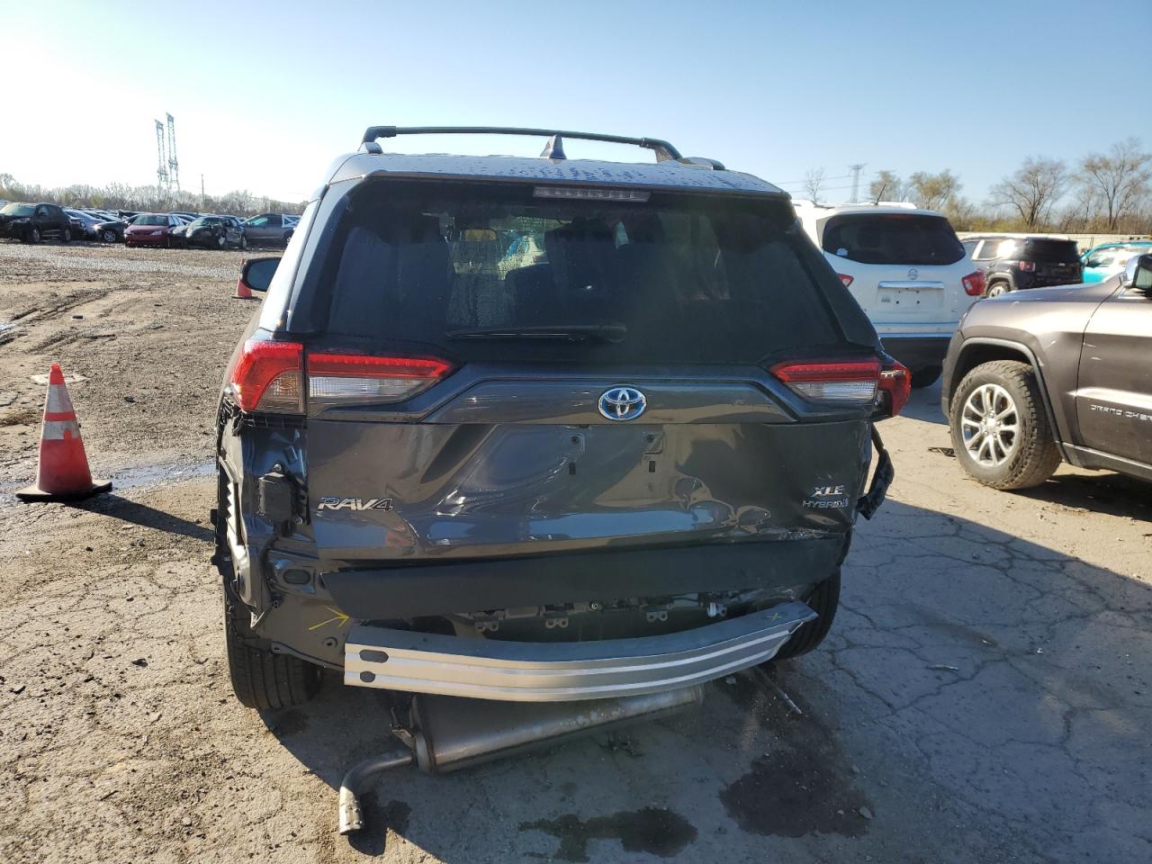 2022 Toyota RAV 4 VIN 2T3RWRFV8NW134237 Copart auction photo, rear end / undercarriage damage thumbnail 6