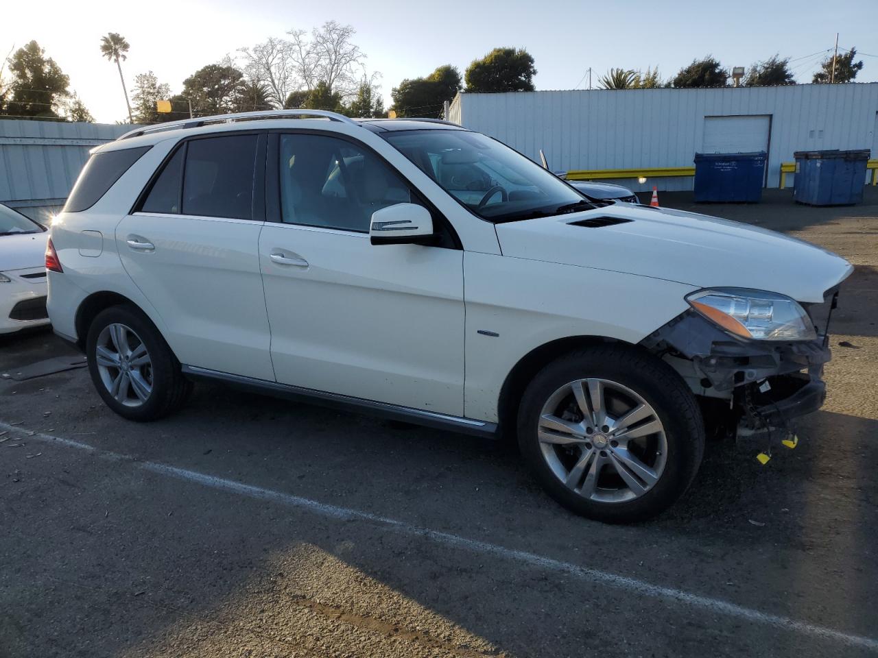 2012 Mercedes-Benz M-klasse VIN 4JGDA5HB2CA040530 Copart auction photo, front end damage thumbnail 4