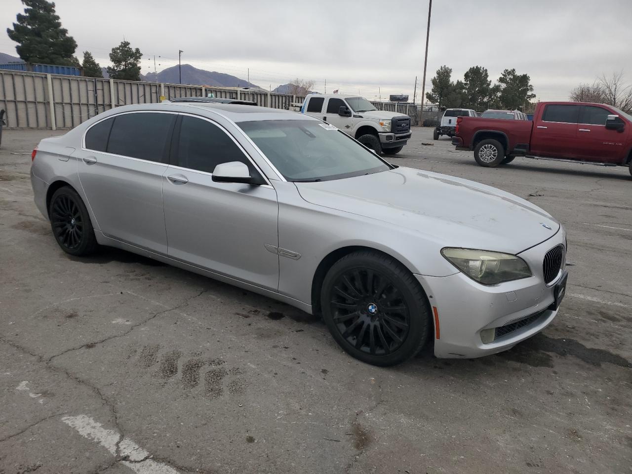 2009 BMW 7er VIN WBAKB83529CY62069 Copart auction photo, rear end / undercarriage damage thumbnail 4