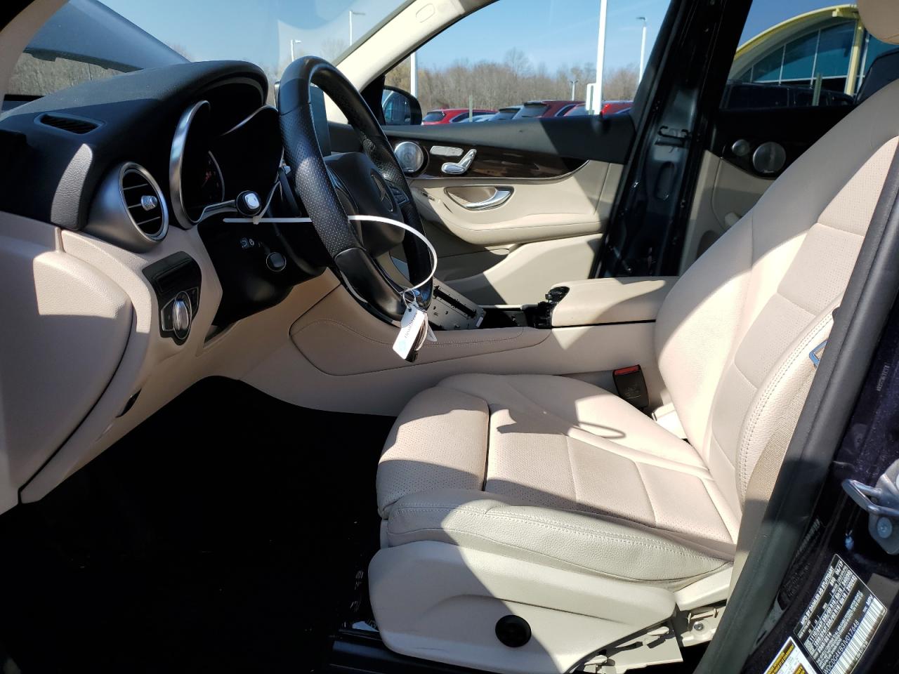 2018 Mercedes-Benz GLC VIN WDC0G4KB3JV017648 Copart auction photo, stripped / minor dent/scratches damage thumbnail 7