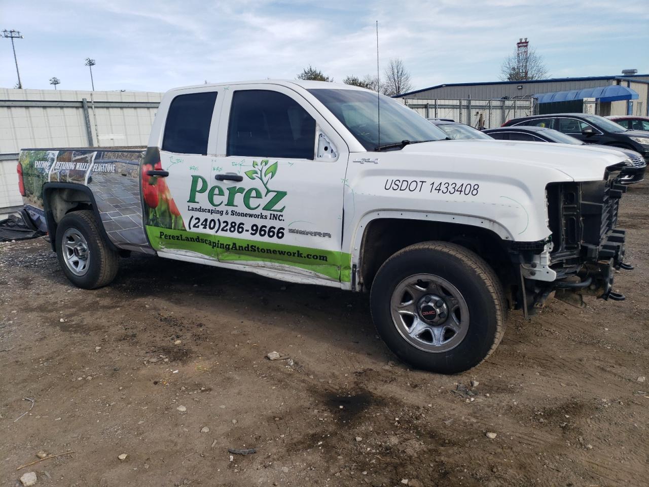 2018 GMC Sierra VIN 1GTV2LEH4JZ369862 Copart auction photo, front end / minor dent/scratches damage thumbnail 4