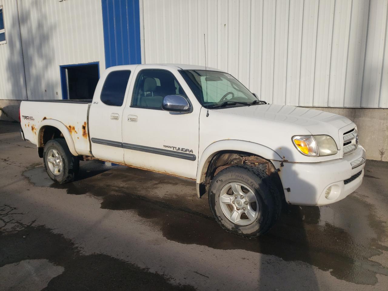 2005 Toyota Tundra VIN 5TBBT44145S465288 Copart auction photo, minor dent/scratches damage thumbnail 4