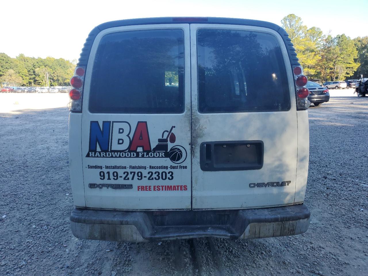 2001 Chevrolet Express VIN 1GCFG15W611135438 Copart auction photo, front end damage thumbnail 6