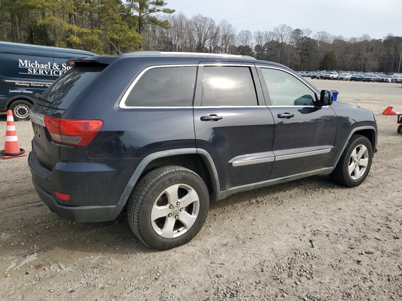 2011 Jeep Grand Cherokee VIN 1J4RR4GG5BC542696 Copart auction photo, rear end damage thumbnail 3