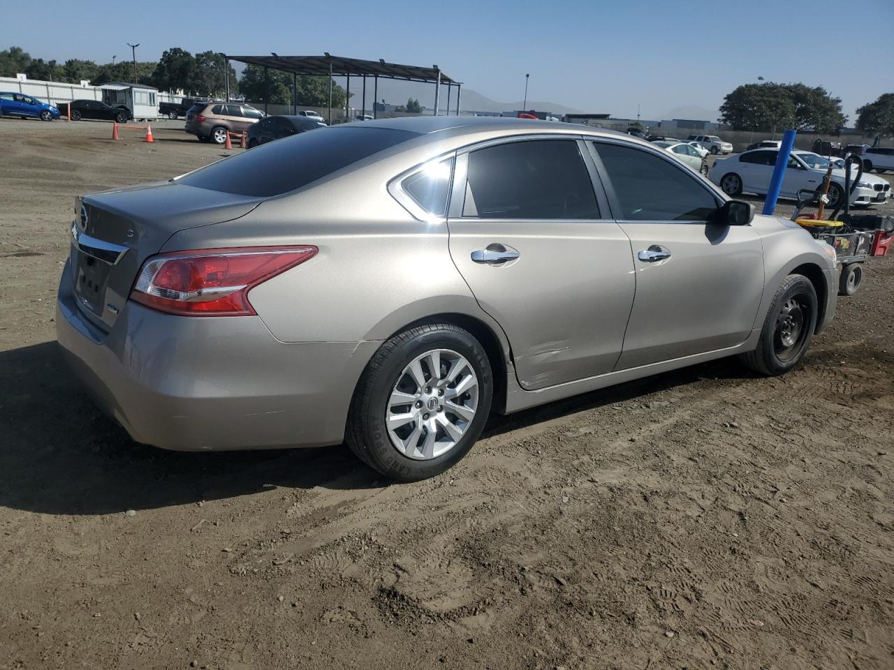 2013 Nissan Altima VIN 1N4AL3AP8DN401691 Copart auction photo, rear end / all over damage thumbnail 3