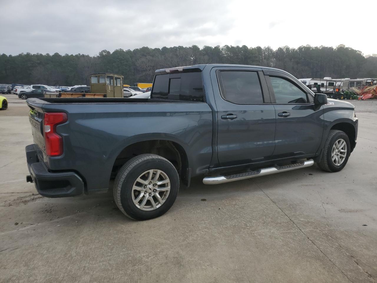 2019 Chevrolet Silverado VIN 3GCUYEED5KG205542 Copart auction photo, minor dent/scratches / normal wear damage thumbnail 3