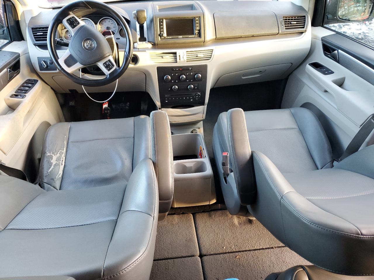 2011 Volkswagen Routan VIN 2V4RW3DG0BR670032 Copart auction photo, all over damage thumbnail 8