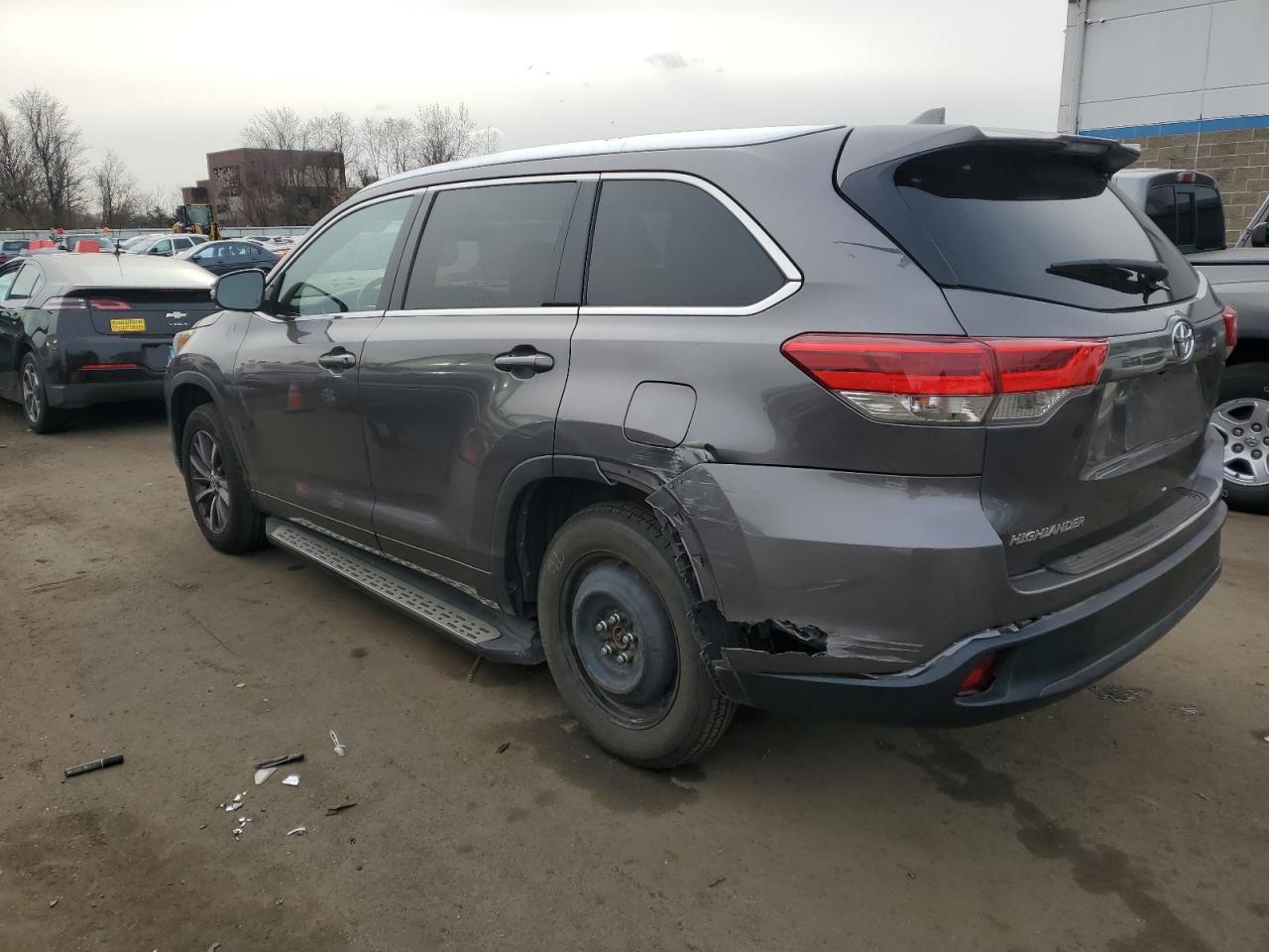 2017 Toyota Highlander VIN 5TDJZRFH4HS441229 Copart auction photo, rear end damage thumbnail 2