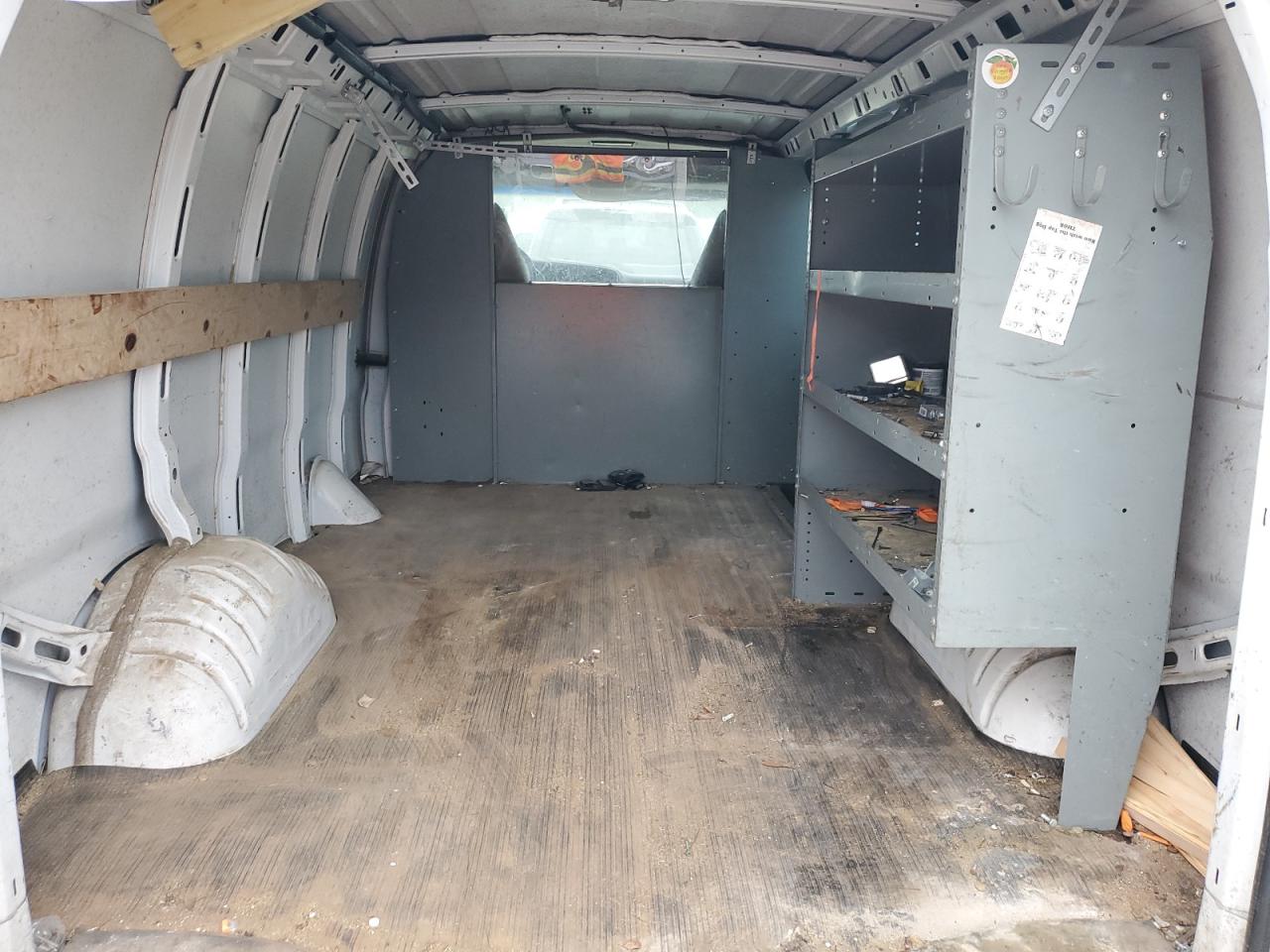 2001 Chevrolet Express VIN 1GCFG25W311133183 Copart auction photo, minor dent/scratches damage thumbnail 10