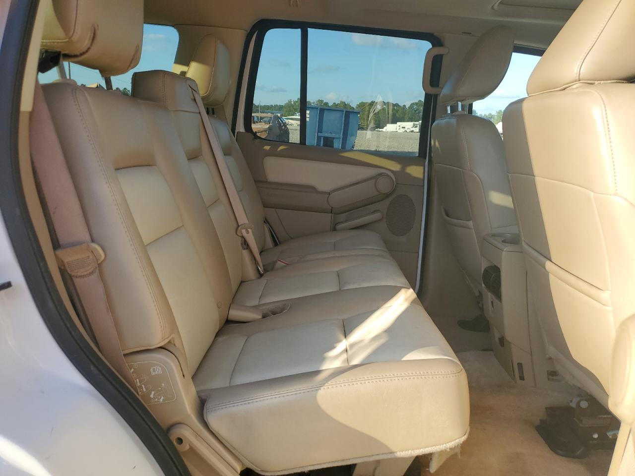 2010 Ford Explorer VIN 1FMEU6EE3AUB15344 Copart auction photo, front end / minor dent/scratches damage thumbnail 11