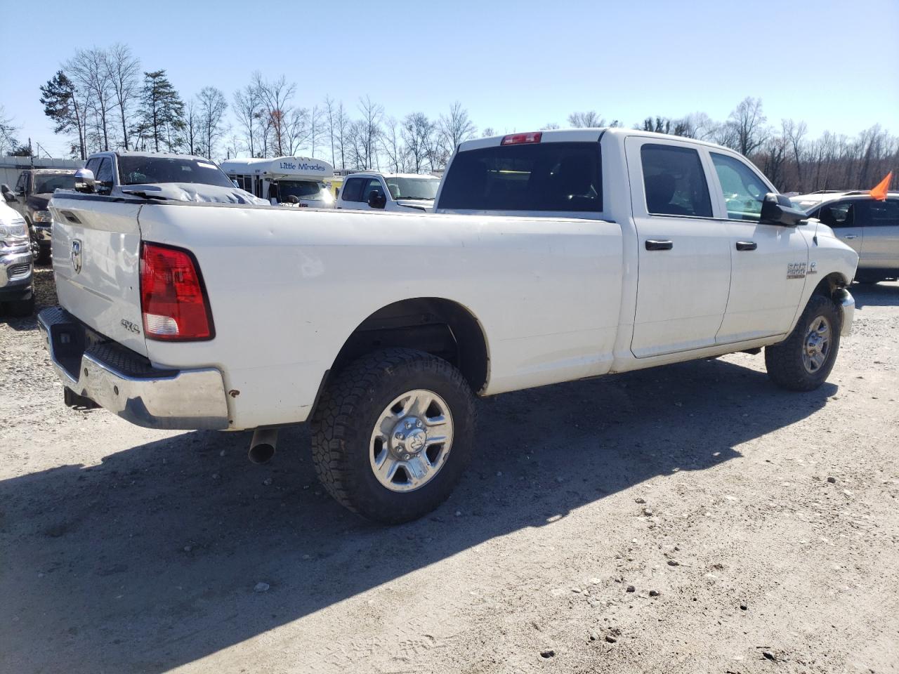 2016 RAM 2500 VIN 3C6UR5HL4GG375440 Copart auction photo, front end damage thumbnail 3