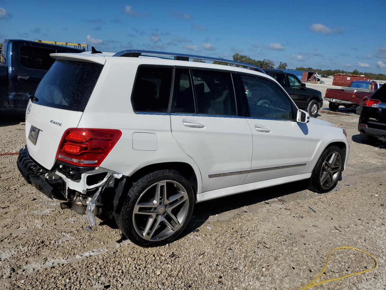 2015 Mercedes-Benz GLK-klasse VIN WDCGG8JB3FG343338 Copart auction photo, rear end damage thumbnail 3