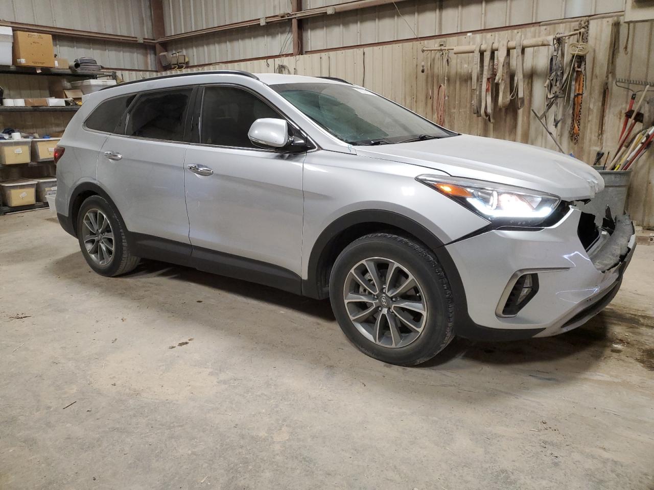 2018 Hyundai Santa Fe VIN KM8SN4HFXJU292840 Copart auction photo, front end / minor dent/scratches damage thumbnail 4